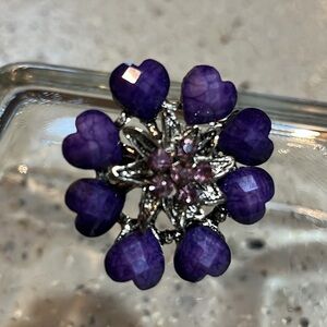 FASHION FLORAL AND HEARTS STATEMENT RING PURPLE SILVERTONE ONE SIZE NEW